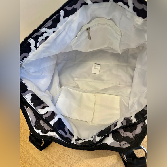 LeSportsac Large Shoulder Bag Purse Double Handles w/Metal Loops Black & White - Picture 11 of 15